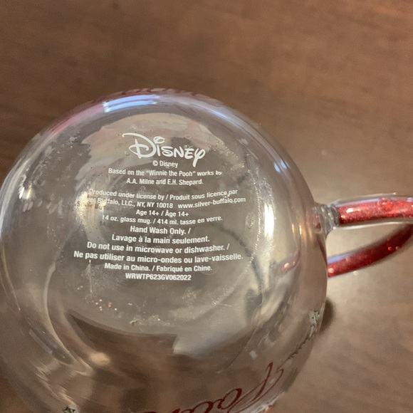 Disney Christmas Winnie the Pooh with Presents Glass Mug Glitter Handle - Picture 5 of 5